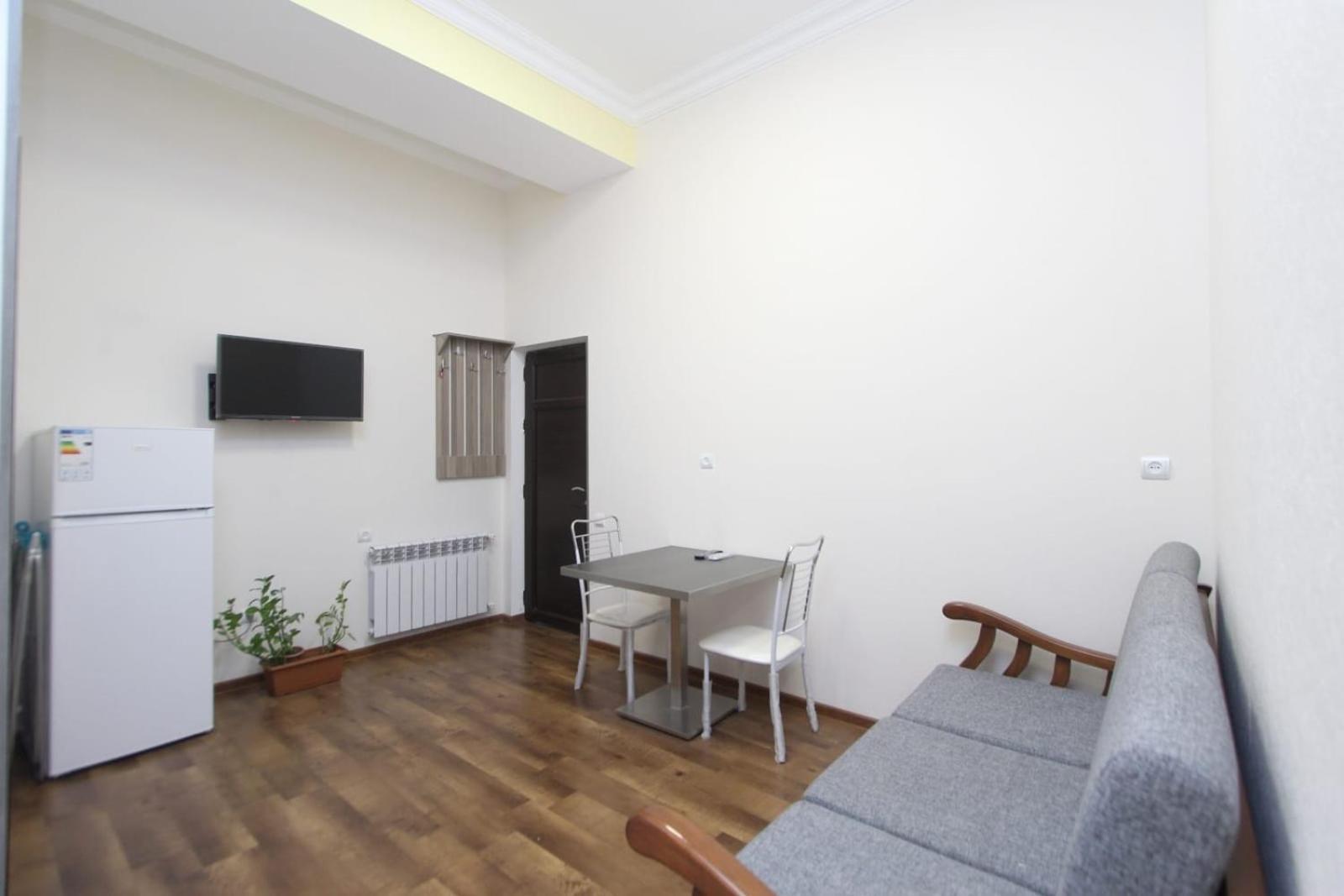 Modern Apartments And Tours Yerevan Ngoại thất bức ảnh